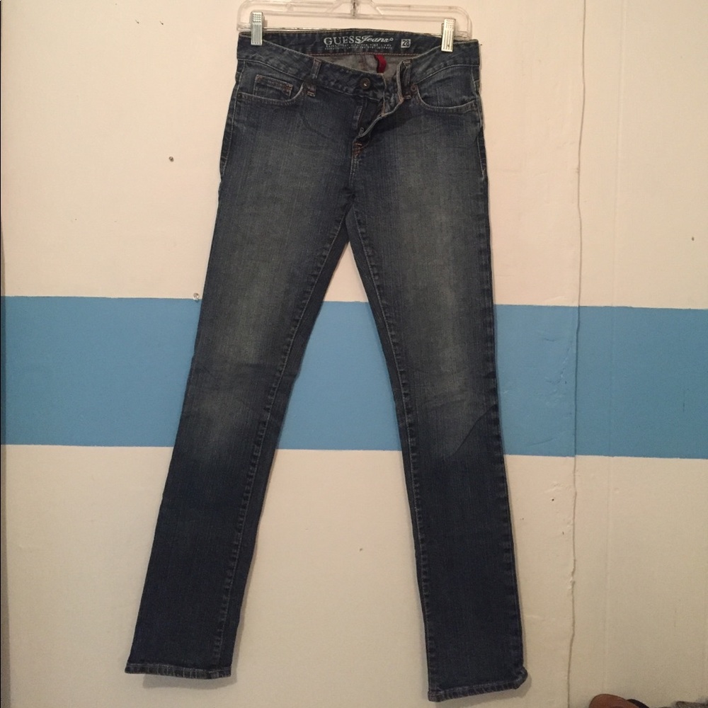 Never worn Guess size 28 skinny jeans