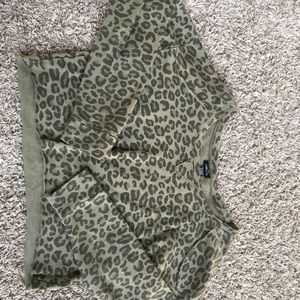 Long sleeve crop top