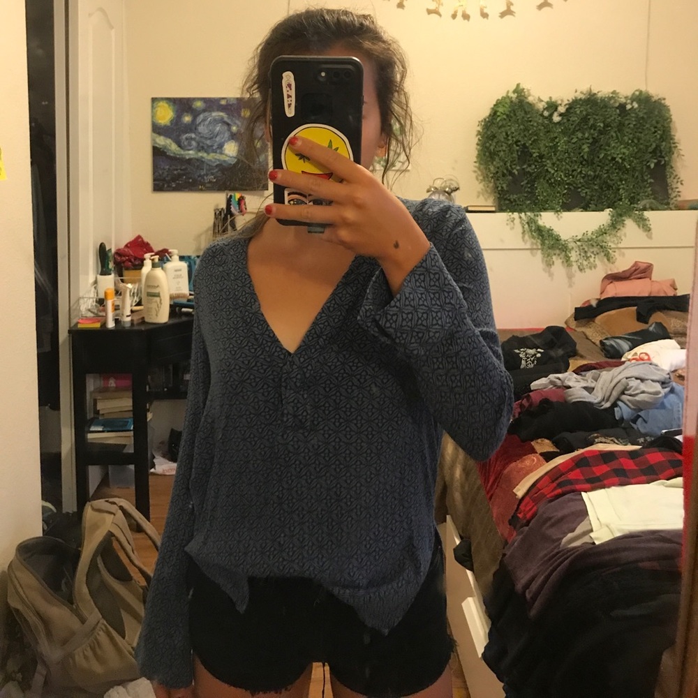 Hues of blues deep v neck