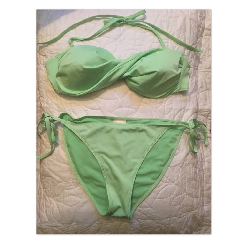 👙‼️ H&M Twist front bikini swimsuit ‼️👙