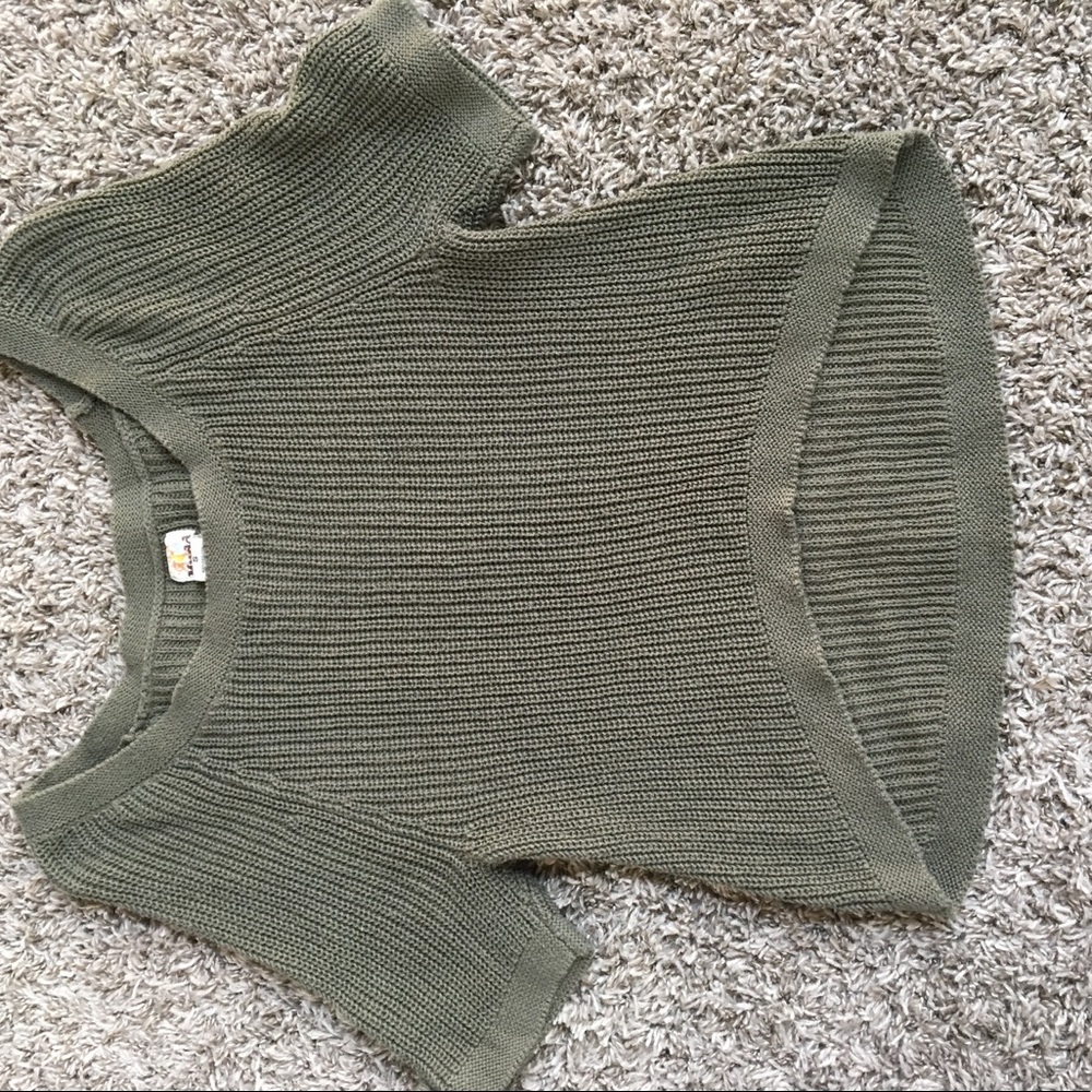 Knitted crop top