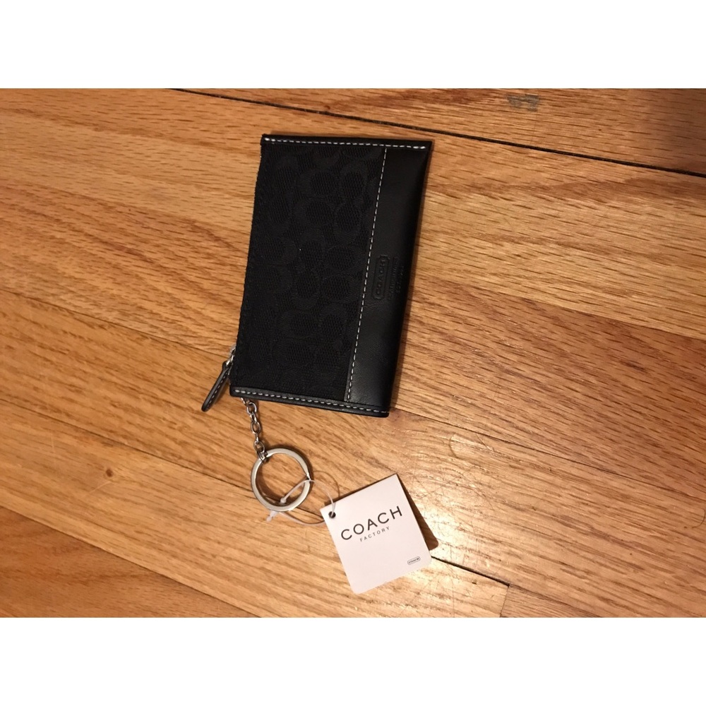 NWT--Authentic Coach key chain money pouch