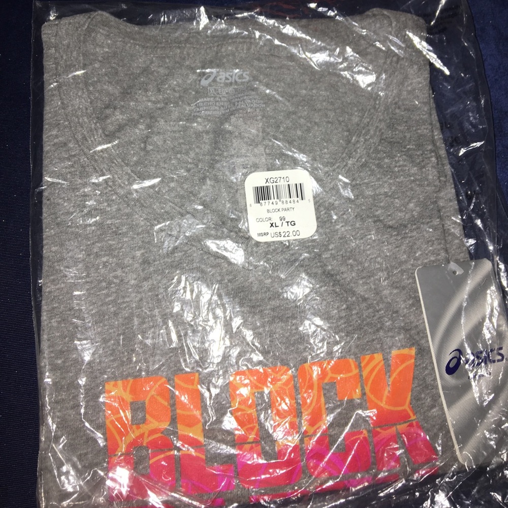 🆕Asics Women's Block Party Short Sleeve Shirt - Picture 3 of 3