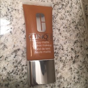 Clinique Matte Foundation 23 Ginger
