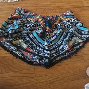 L ripcurl shorts Aztec pattern
