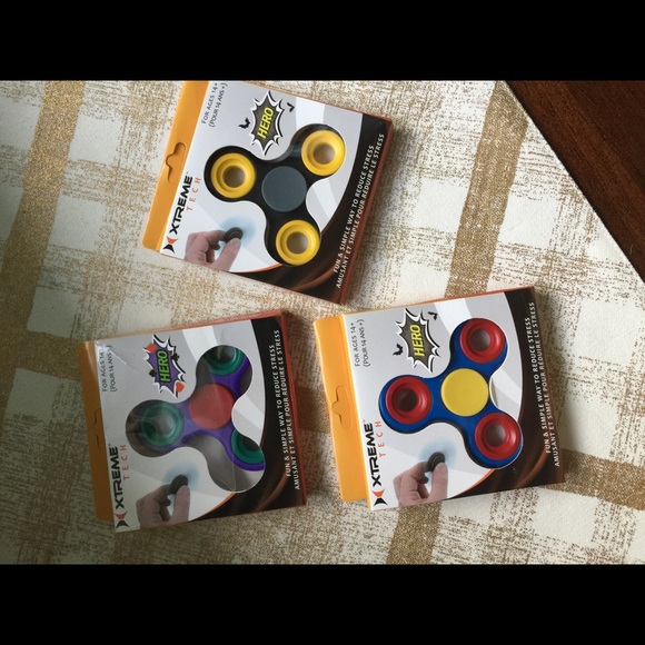 3 Fidgit Spinners Hero Edition. - Picture 2 of 5