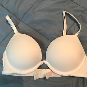 Victoria's Secret PINK size 32B Super push up bra