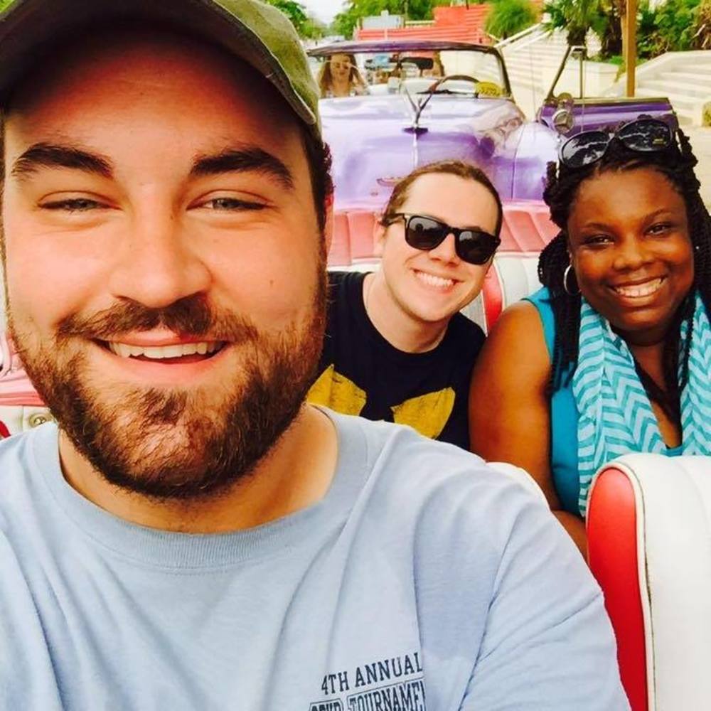 Meet your Posher, Max