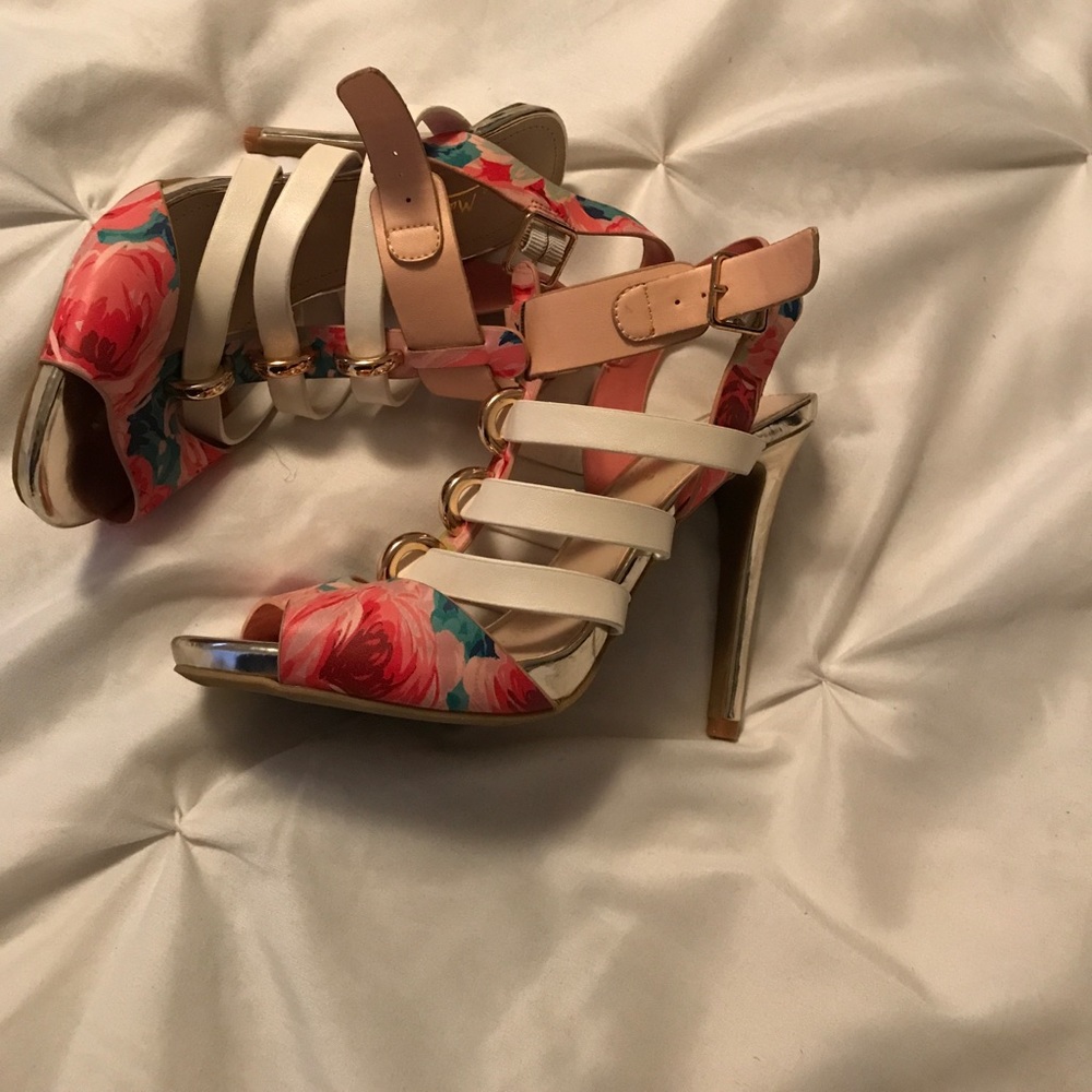 Pumps - Picture 2 of 4