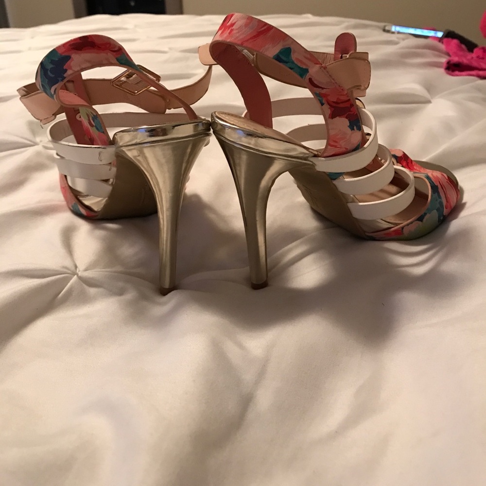 Pumps - Picture 4 of 4
