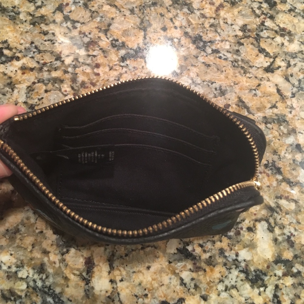 Never Used Patterned FOSSIL Wallet - Picture 3 of 3