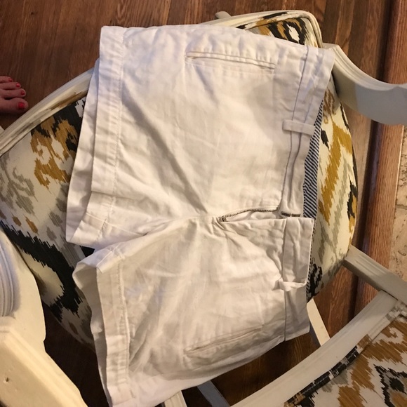 Nice white shorts - Picture 1 of 2
