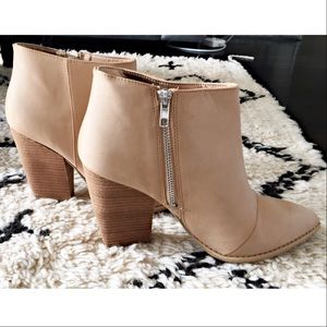 Vegan Leather Block Heel Booties sz41