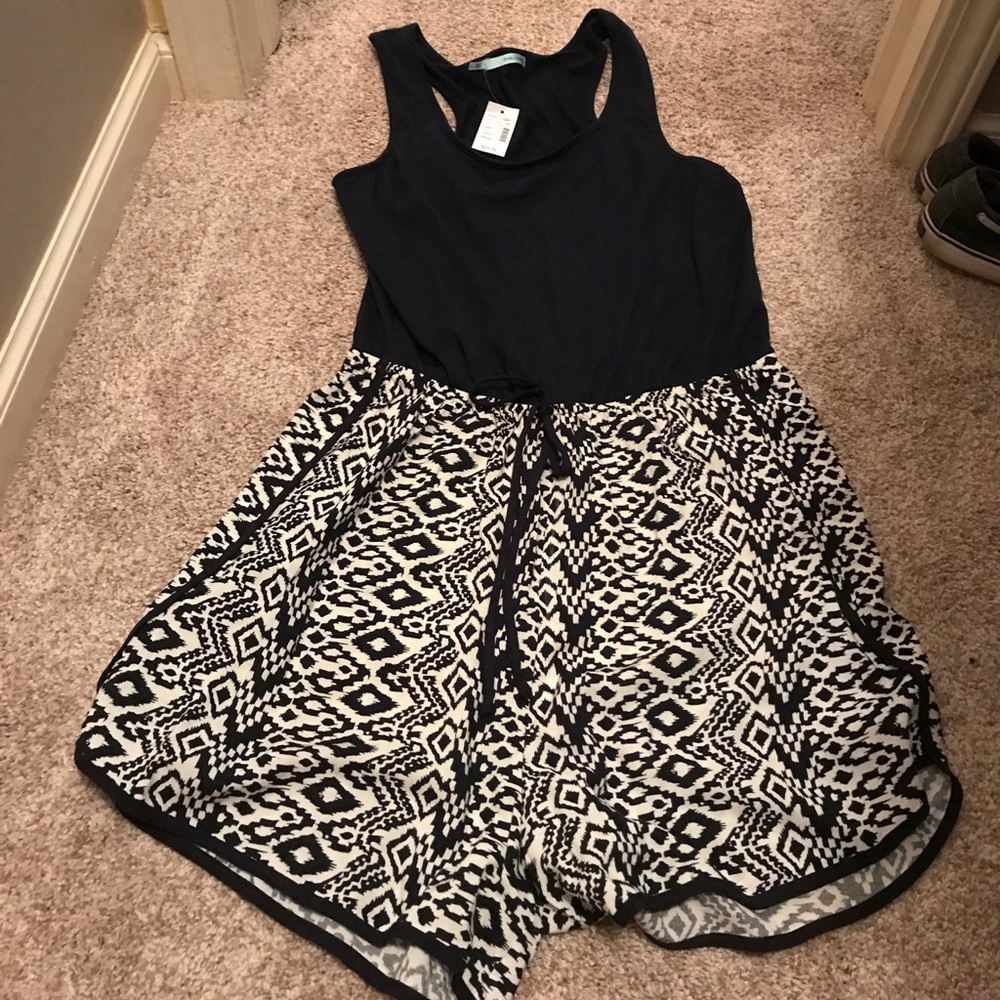 Navy blue pattern romper!!