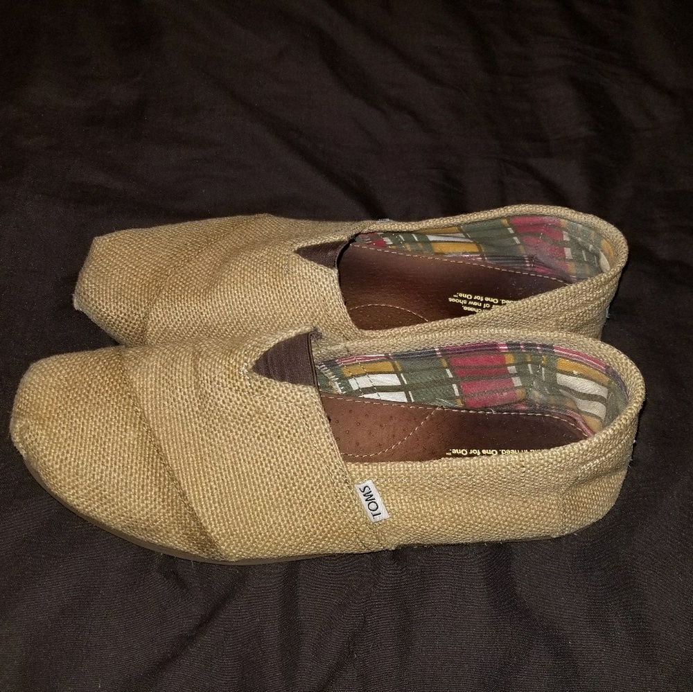 Toms