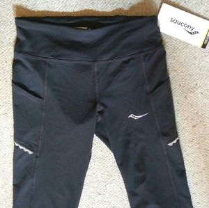 Saucony women's small capris nwt
