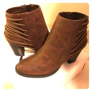 Woman's ankle booties
