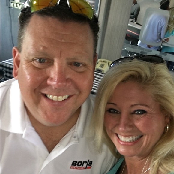 Posh Dream Closet. Fashion for less. - Picture 2 of 8