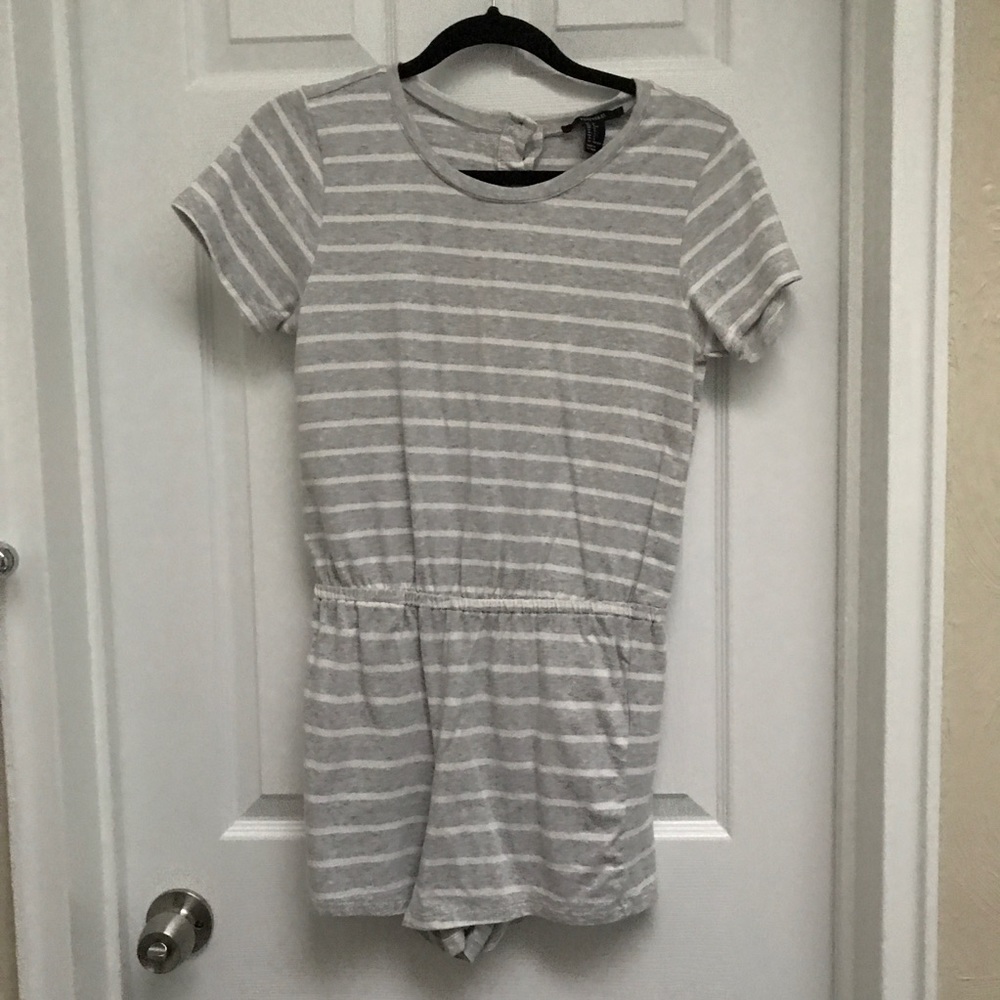 Forever 21 Grey and white short sleeve romper