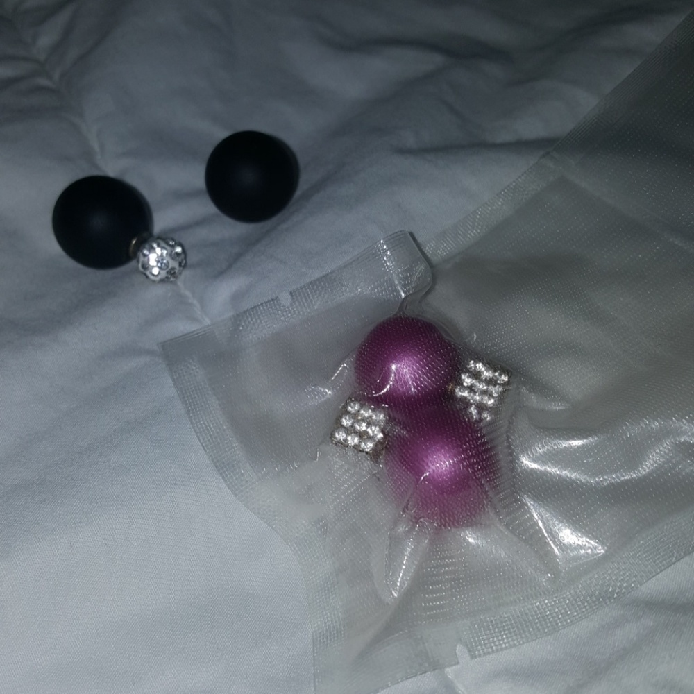 🆕️NIP Magenta/Pink Peek-a-boo earrings!