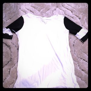 Lululemon short sleeve t-shirt.