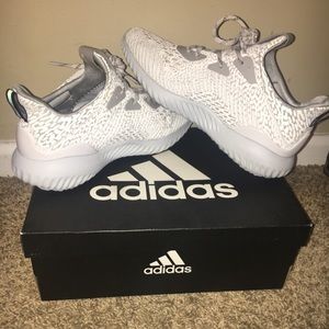 Adidas alphabounce shoes