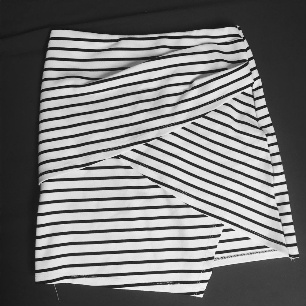Stretchy dressy skirt