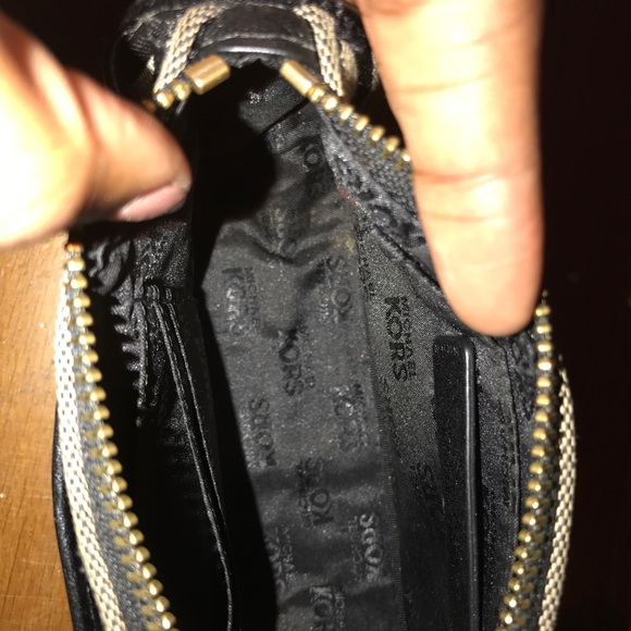 Micheal Kors Small Bag - Picture 4 of 4