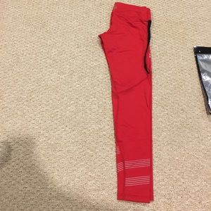 Virus cool thin mesh Capri in red size medium