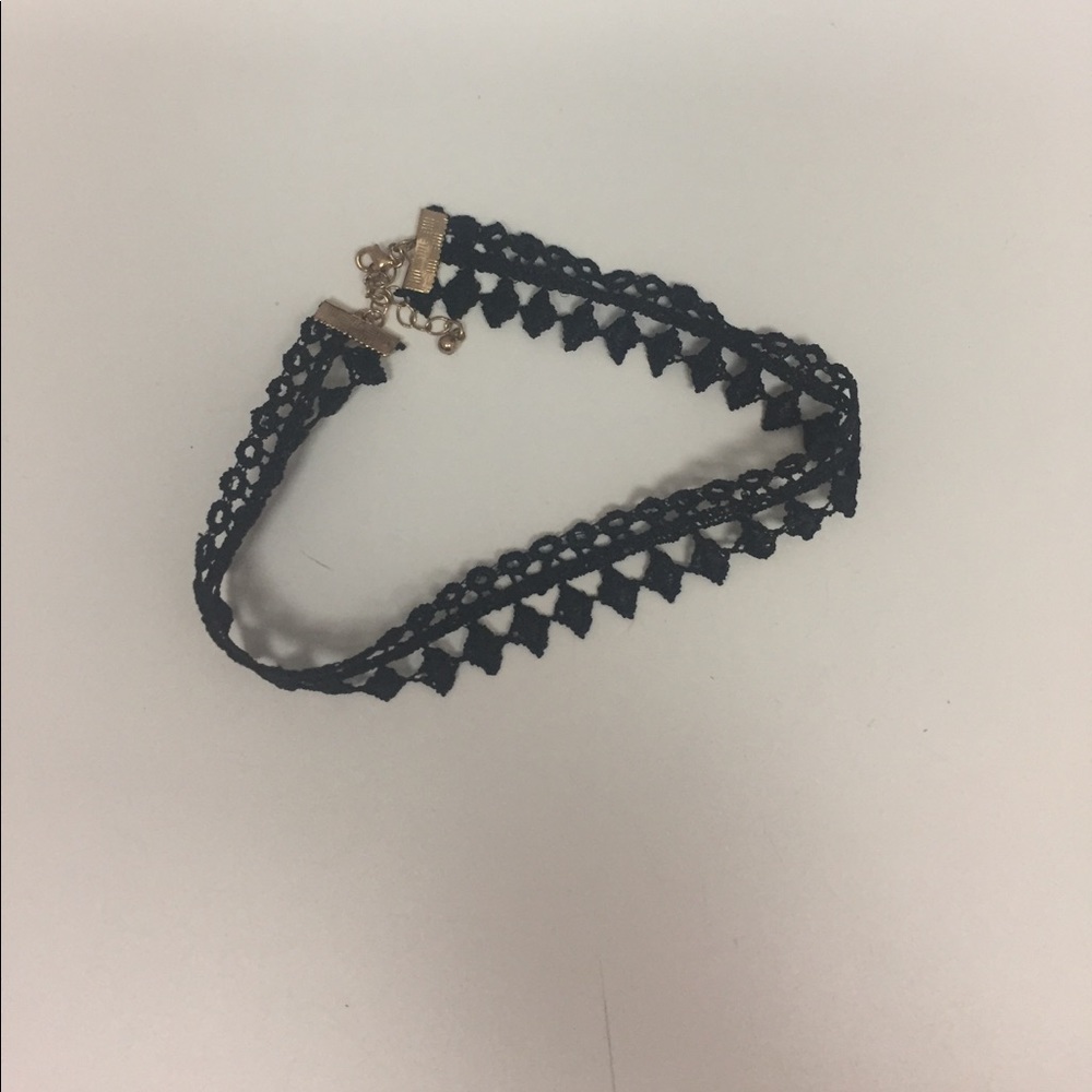 Black lace choker