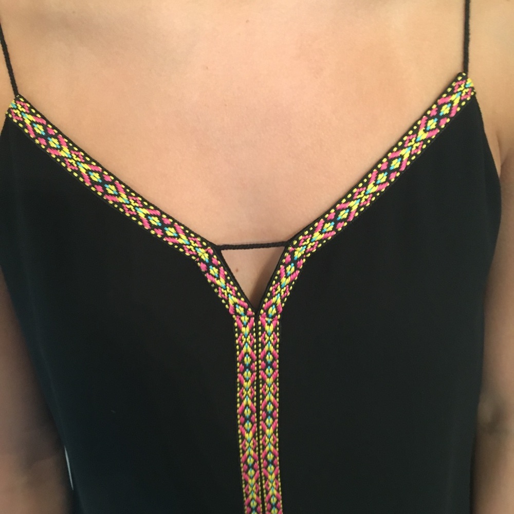 Aztec Design Blouse - Picture 3 of 3