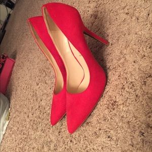 Red pumps!!