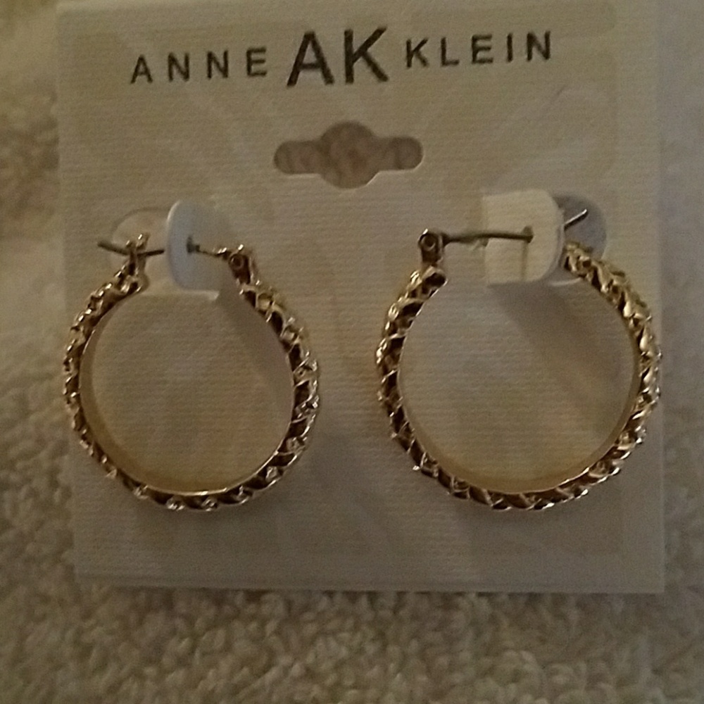 GIFTED/NOT FOR SALENwt Anne Klein gold hoop earrin