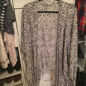 Black/ white thin sweater