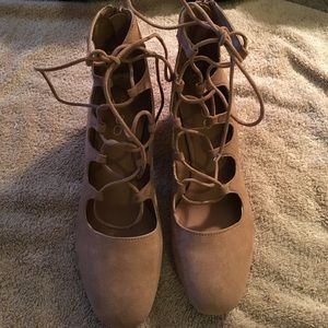 Aldo lace up ankle shoe