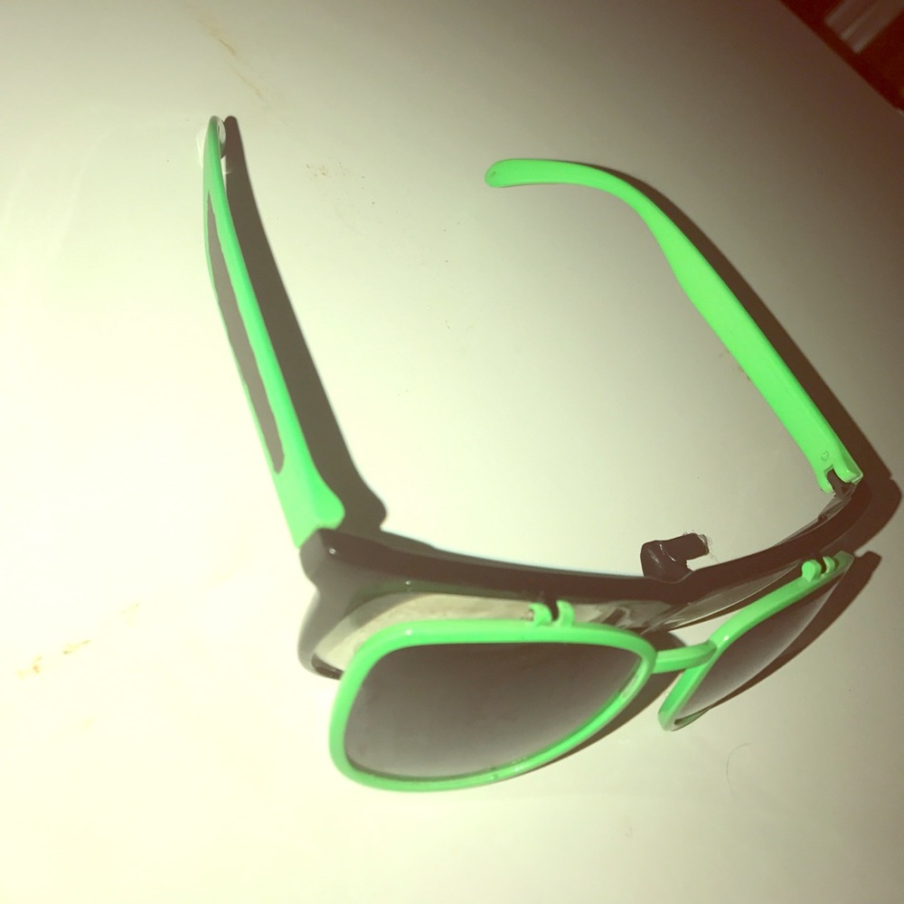 Stylish flip shade glasses.