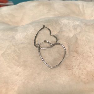 Silver Heart Hoop Earrings💗