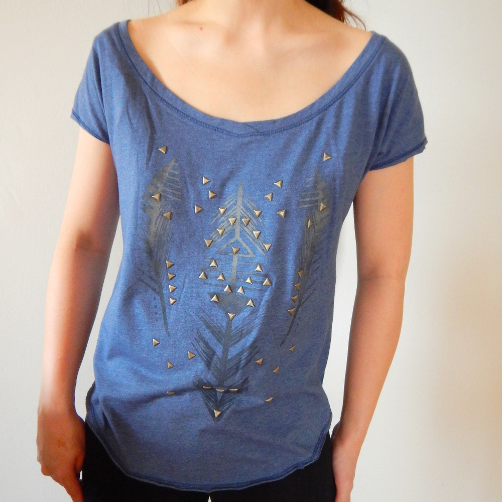 [ Hollister ] Blue Studded T-Shirt