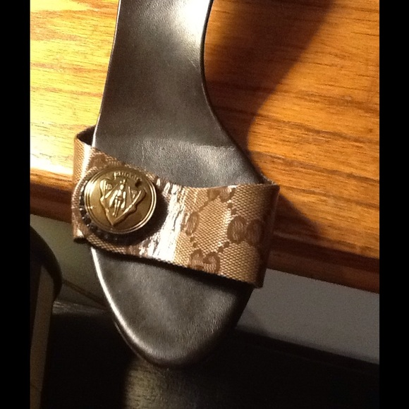 Authentic Gucci Slides - Picture 5 of 8