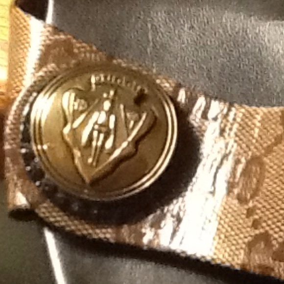 Authentic Gucci Slides - Picture 7 of 8