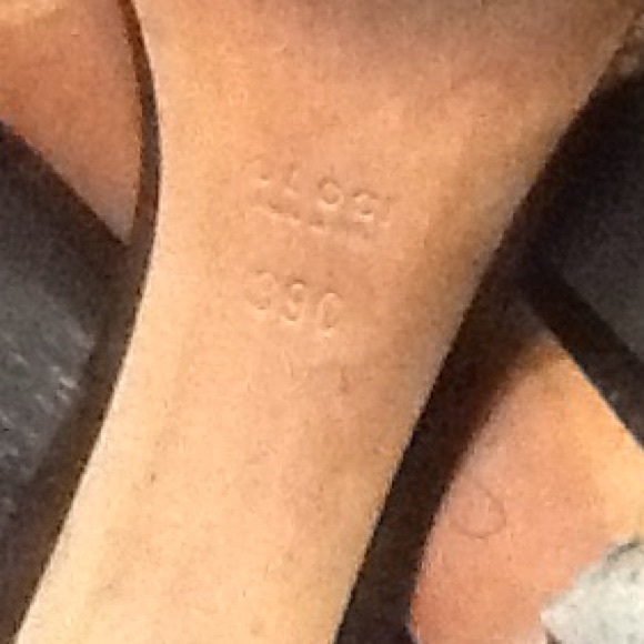 Authentic Gucci Slides - Picture 8 of 8