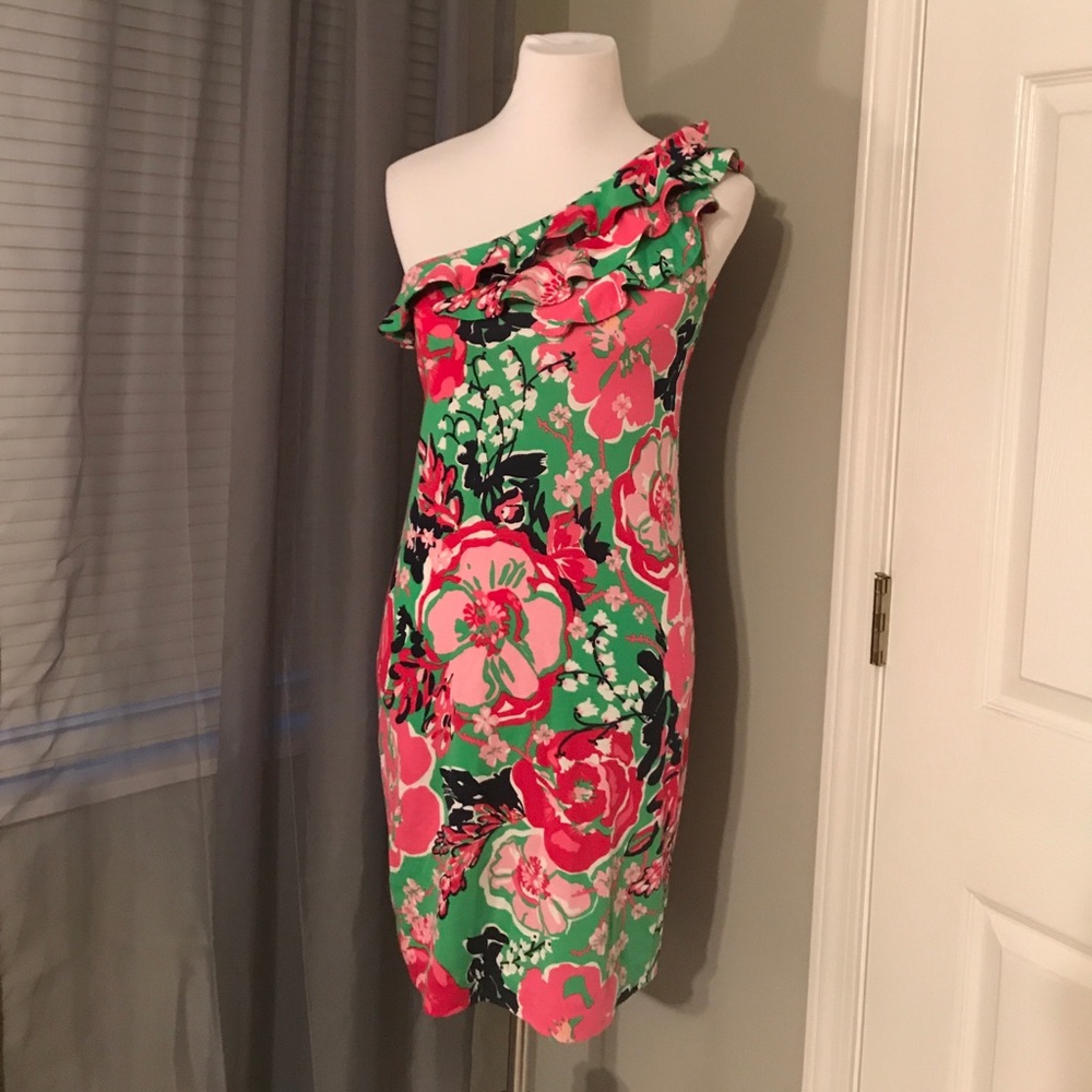 One shoulder Lilly Pulitzer dress. Size XS