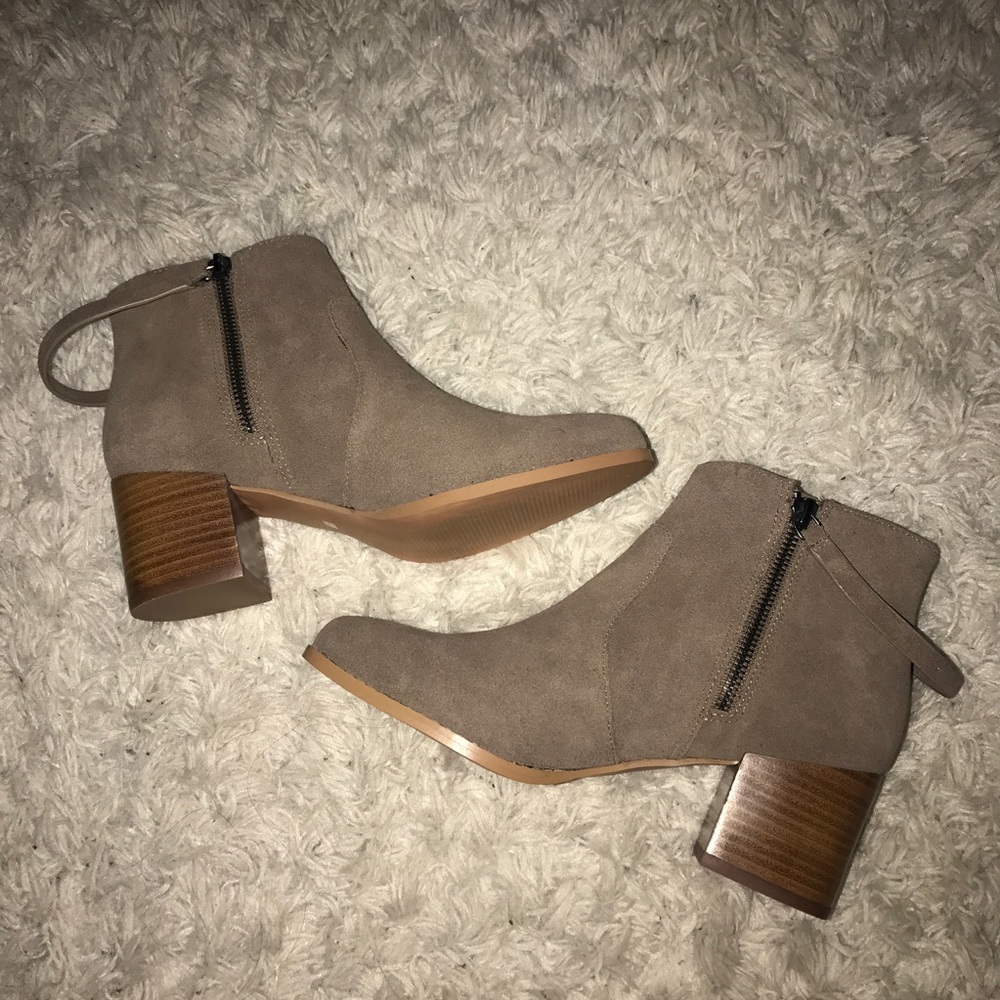 Light Taupe ankle boots