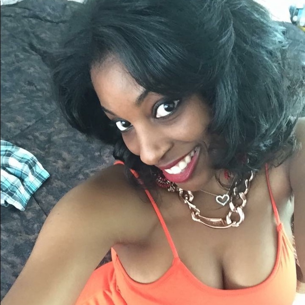 Meet your Posher, Angel Dani