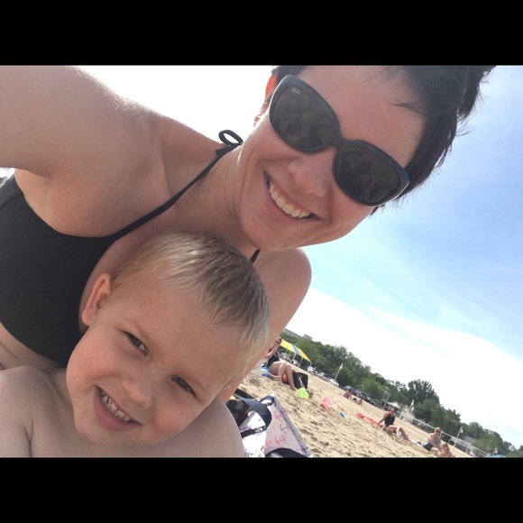 Meet your Posher, Liz - Picture 4 of 4