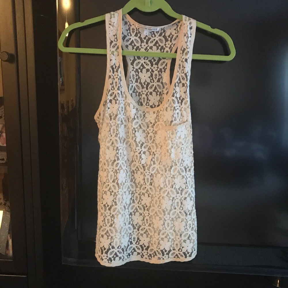 South moon under lace tank 😍