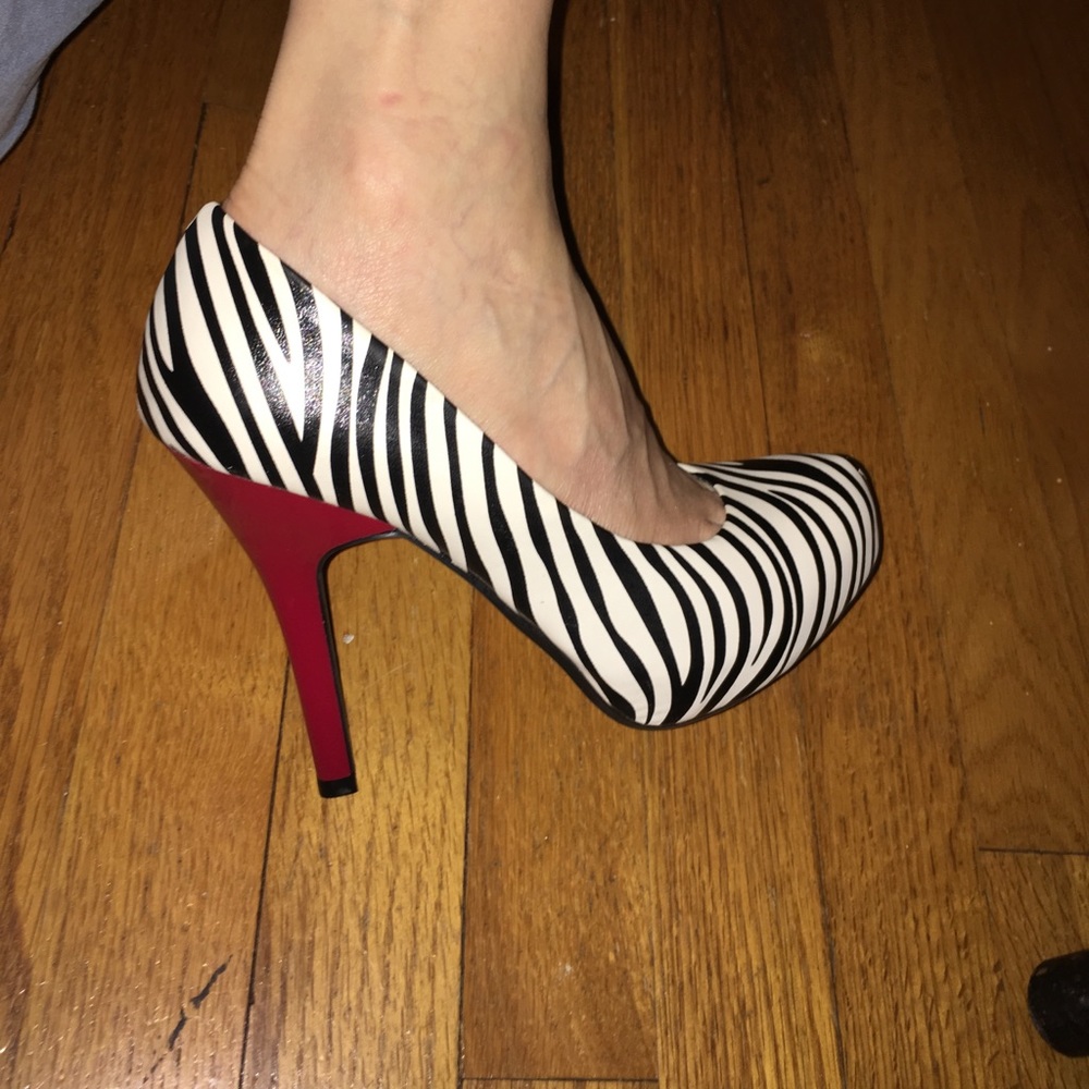 Zebra red patent heel platform heels