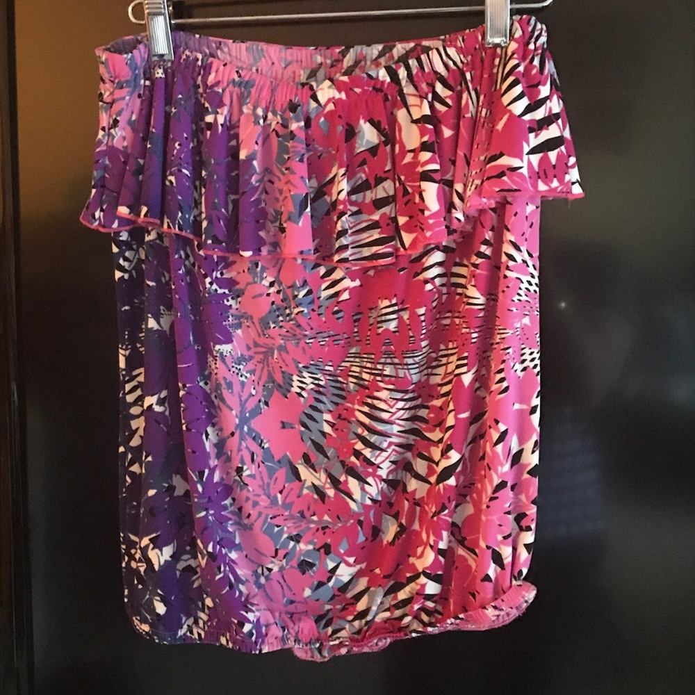 Beautiful multi-color strapless blouse 💕
