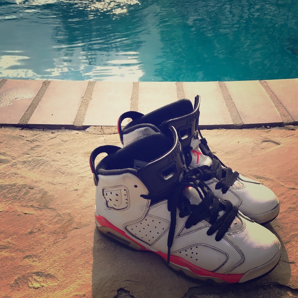 Boy's Jordan Retro 6's