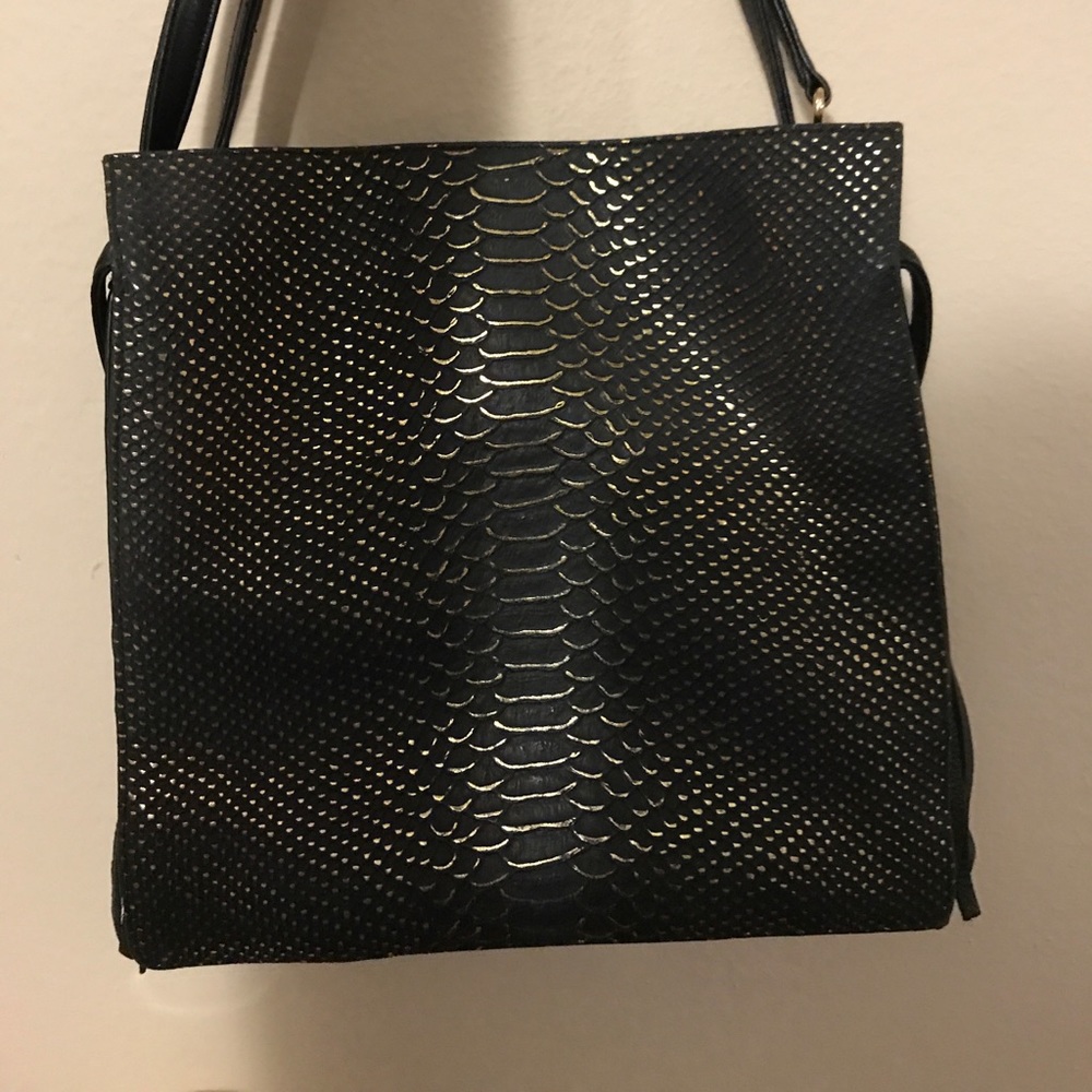 Kelly Wynne crossbody